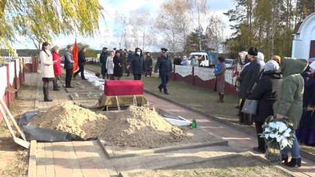 Жертв геноцида перезахоронили на воинском захоронении в деревне Шилин